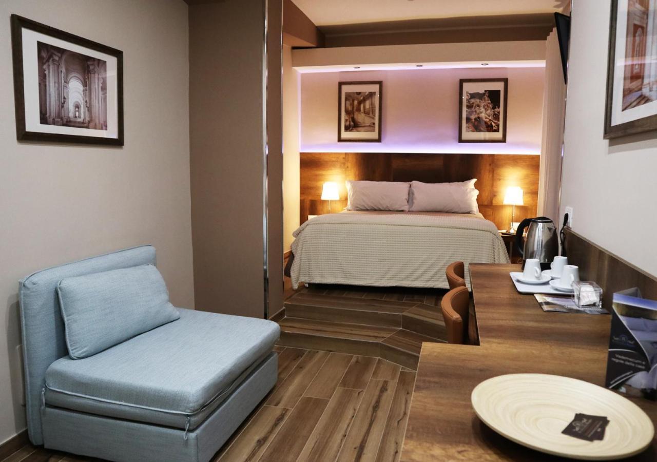 Residenza La Reggia Bed and Breakfast Caserta Eksteriør billede